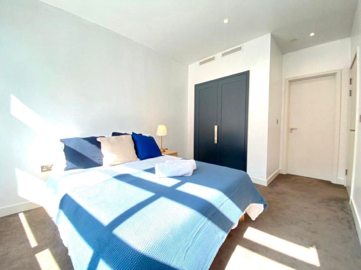 Excel City Side Apartment London